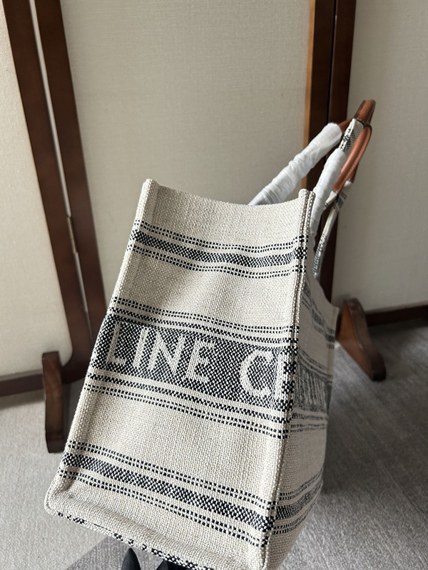 スーパーコピーブランドバッグ側面デザイン